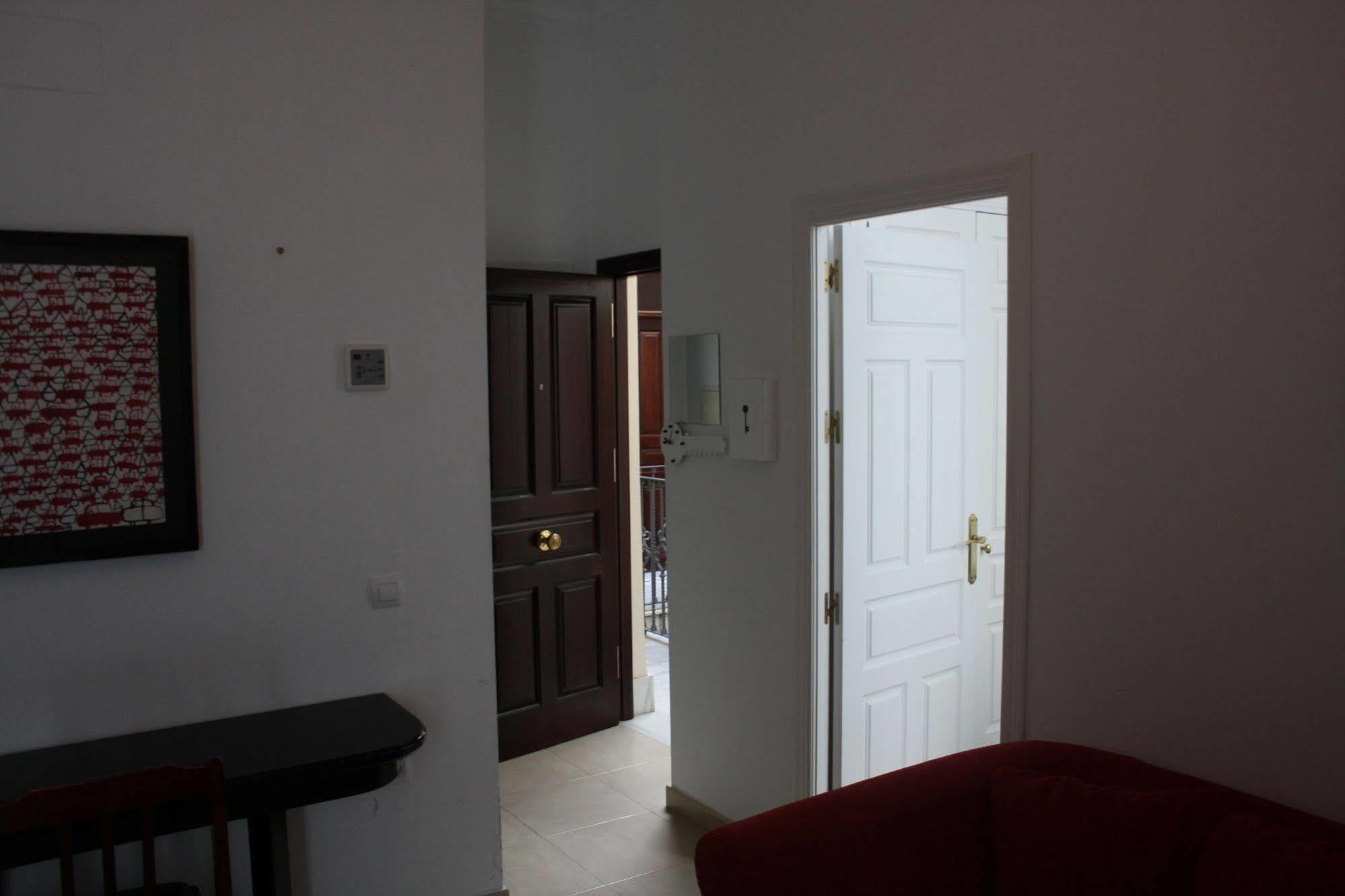 Estudio Padre Manjon Seville Luaran gambar